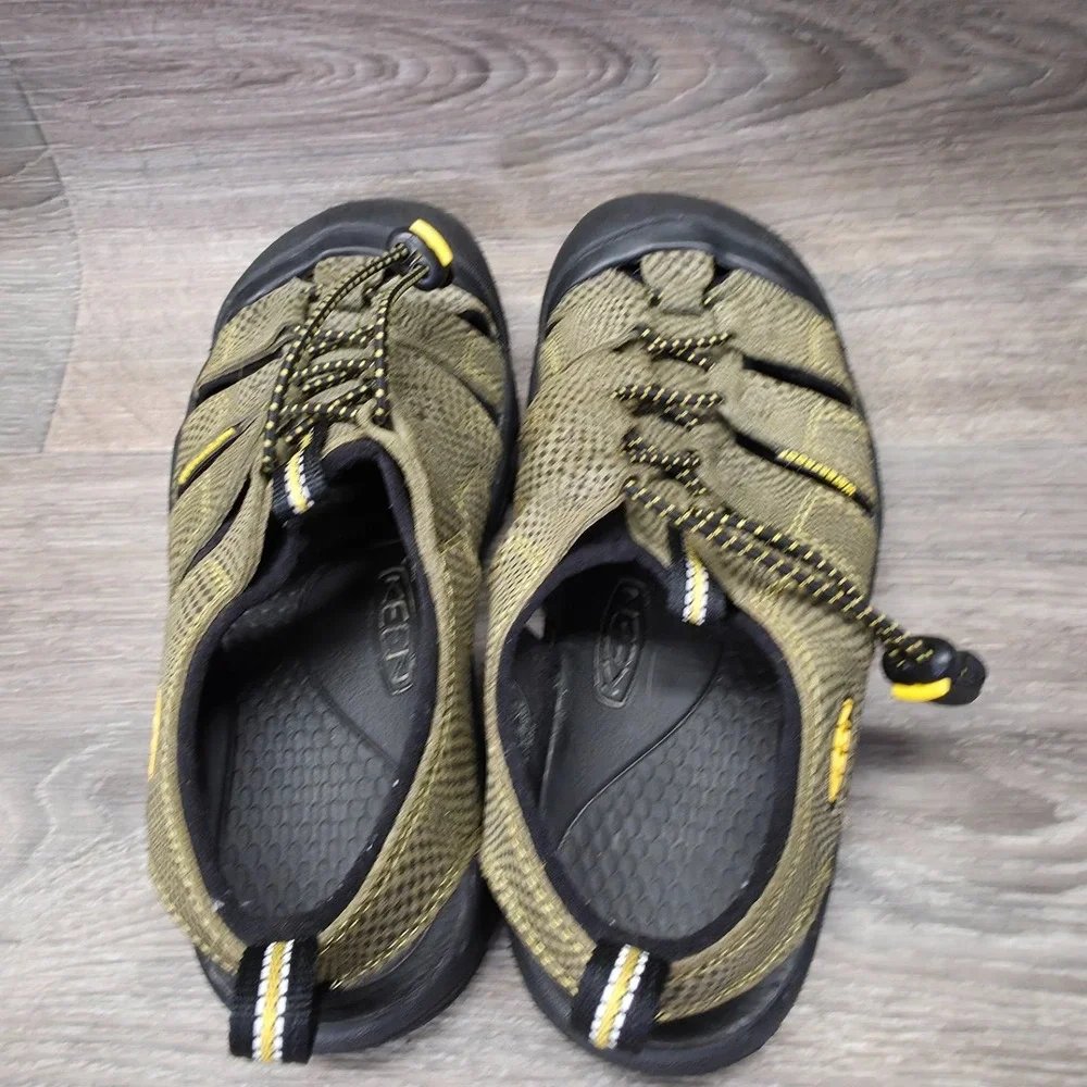 Keen Newport Sandals Boys 4 Green Quick Dry Hiking Water Sports Outdoor Washable